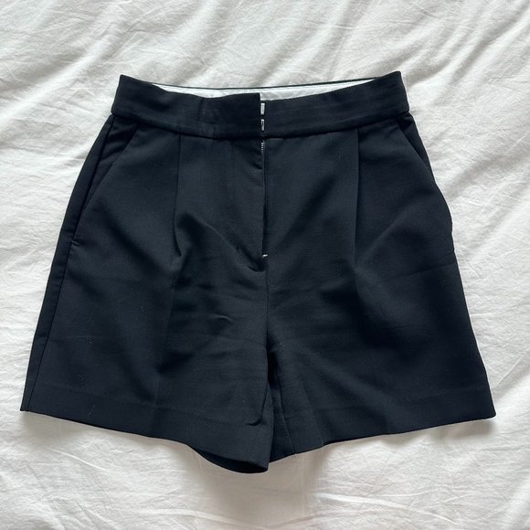 ARITZIA Wilfred The Effortless Short 5" High-waisted double-pleated shorts BLACK - Picture 2 of 7